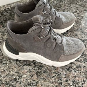 Women’s Sorel Kinetic RNEGD Caribou boot.  Worn once. Size 8.